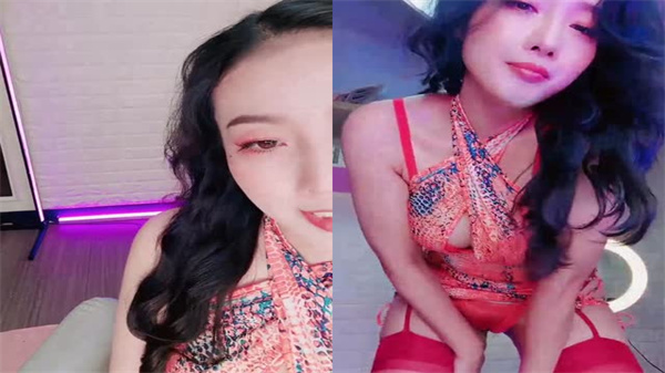 台湾丰满骚货御姐，超大尺度精彩收费诱惑无限